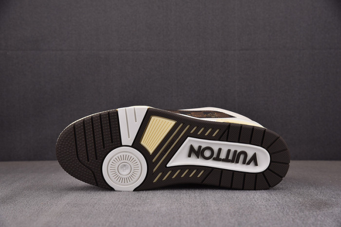 LV TRAINER SNEAKER LV-000588