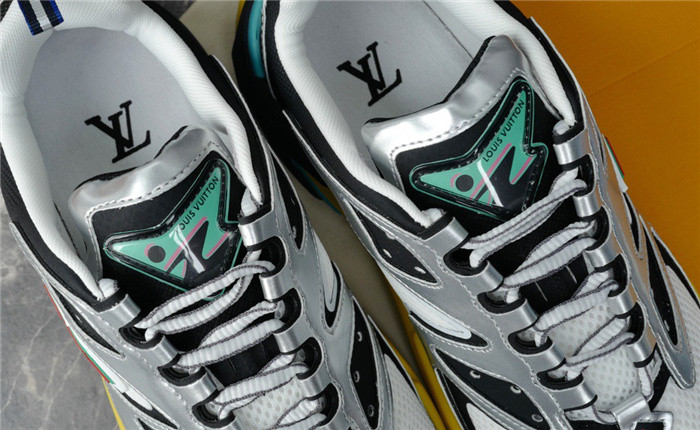 LV SNEAKER LV-000267