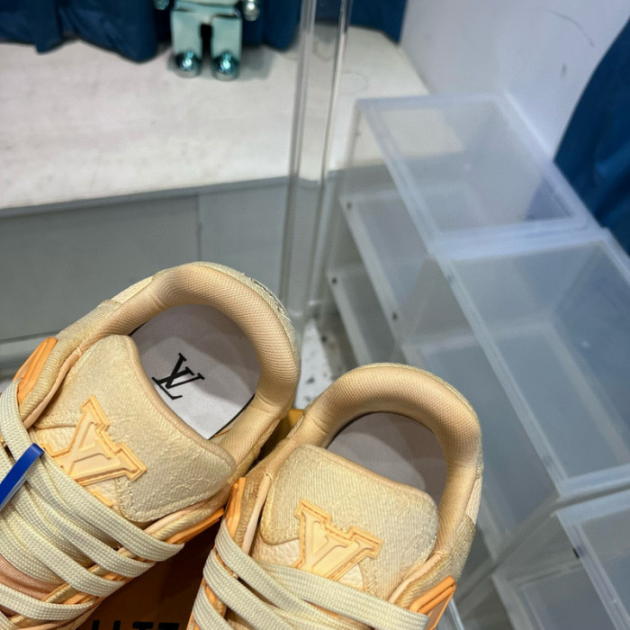 LV SNEAKER LV-000478