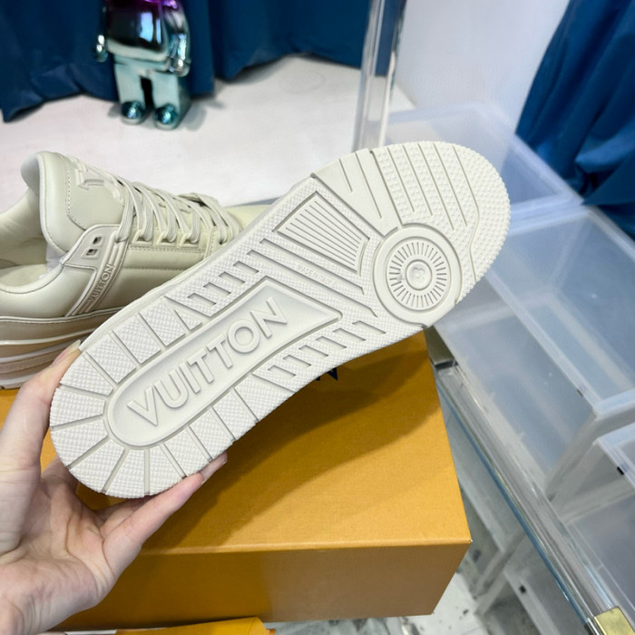 LV SNEAKER LV-000491