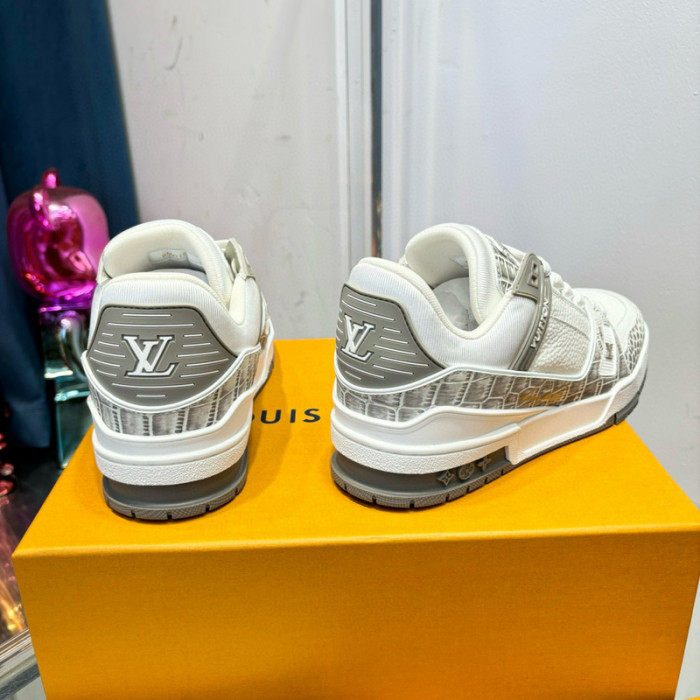 LV SNEAKER LV-000526