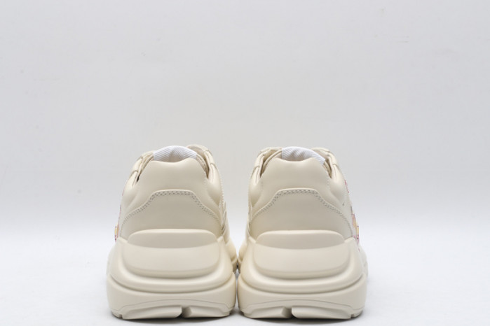 G*u*i* trainer sneaker100