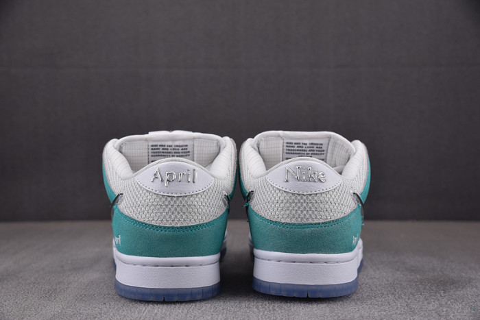 Nike SB Dunk Low April Skateboards FD2562-400