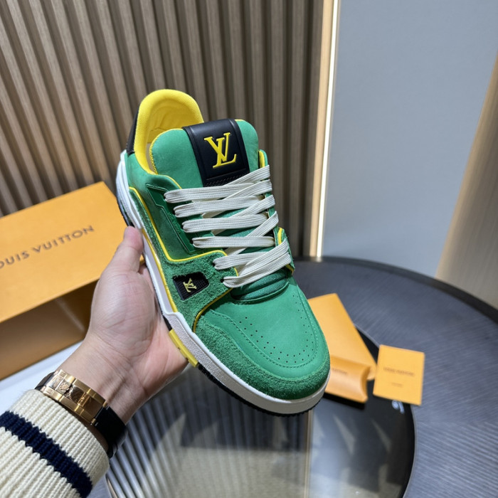 LV TRAINER SNEAKER LV-000579