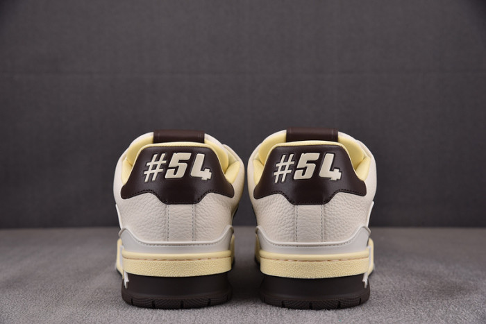 LV TRAINER SNEAKER LV-000588