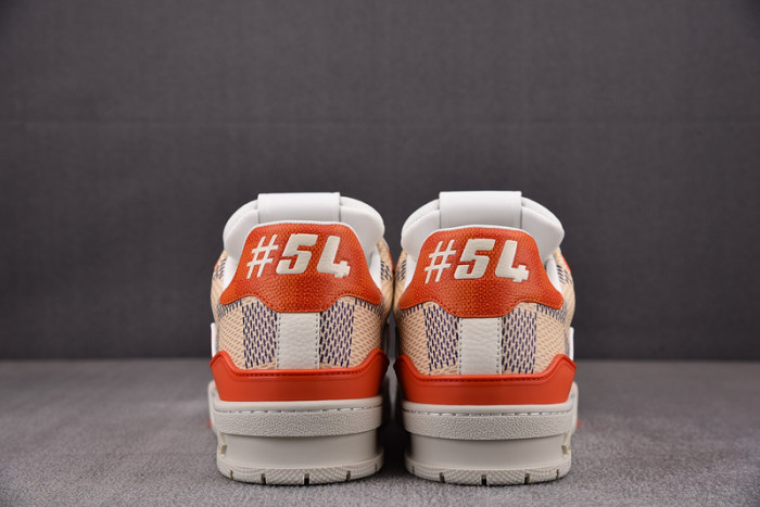 LV TRAINER SNEAKER LV-000595