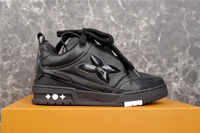 LV SNEAKER LV-000167
