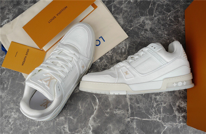 LV SNEAKER LV-000296