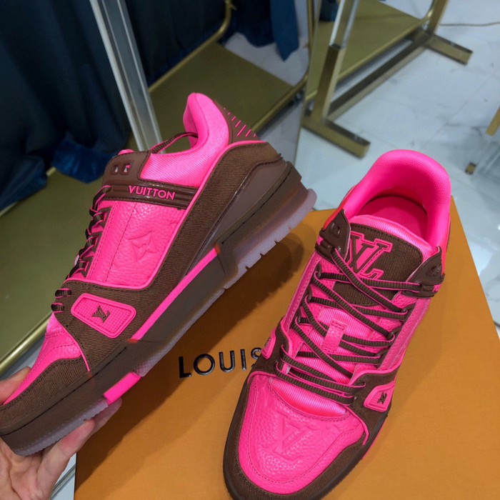 LV SNEAKER LV-000312