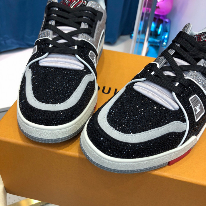LV SNEAKER LV-000369