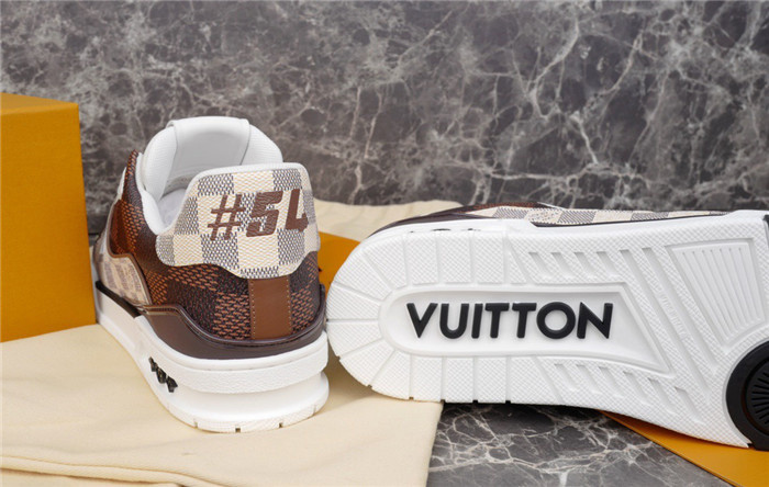 LV SNEAKER LV-000219