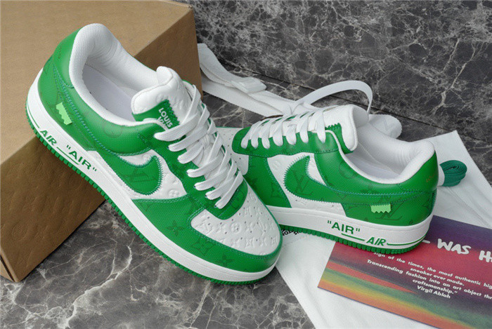 LV SNEAKER LV-000246