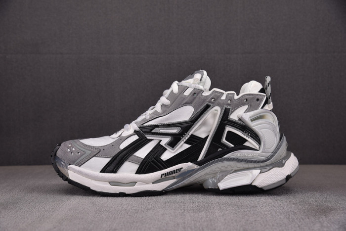 RUNNER SNEAKER RS106