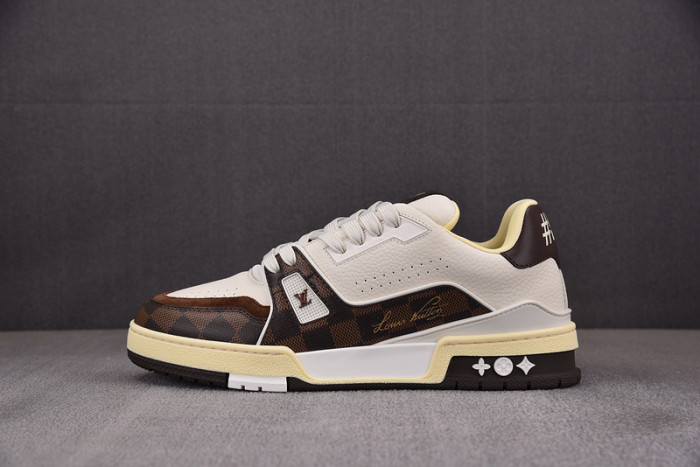 LV TRAINER SNEAKER LV-000588