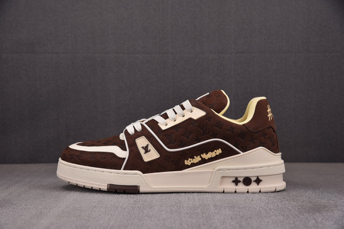 LV TRAINER SNEAKER LV-000589