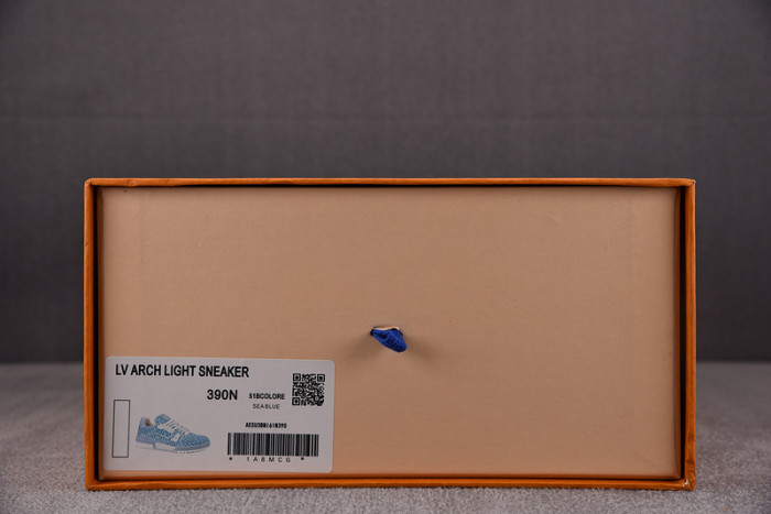 LV SNEAKER LV-000111