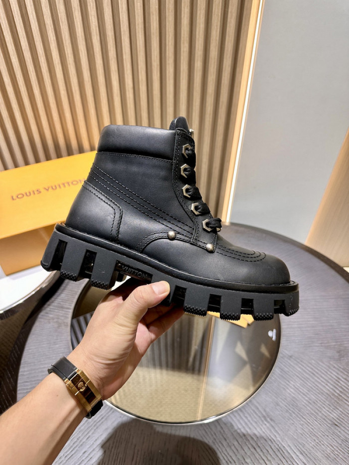 LV BOOTS L000026