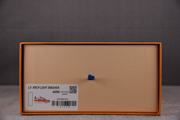 LV TRAINER SNEAKER LV-000595