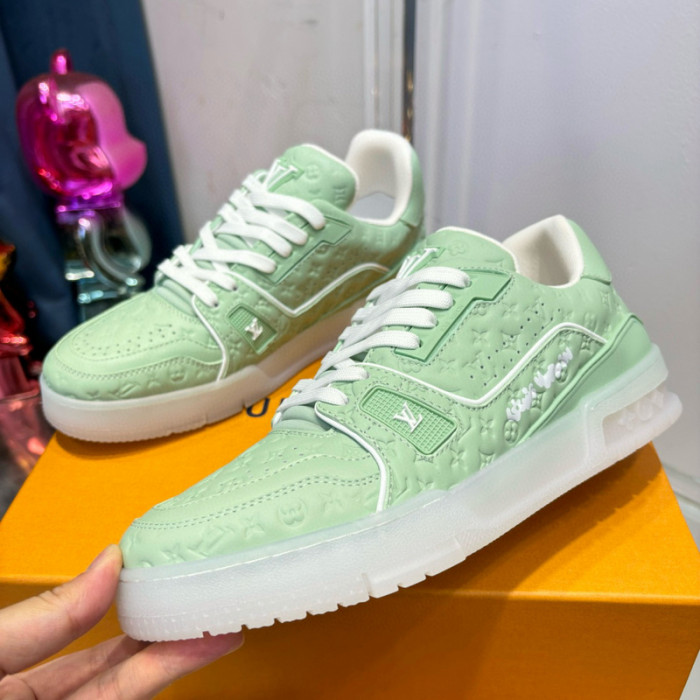 LV SNEAKER LV-000521