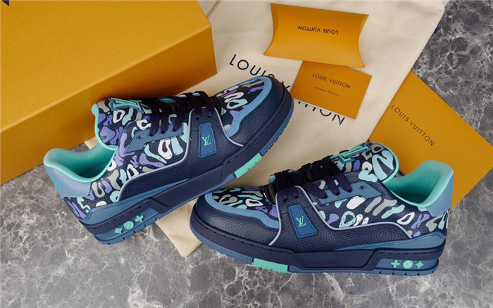 LV SNEAKER LV-000237