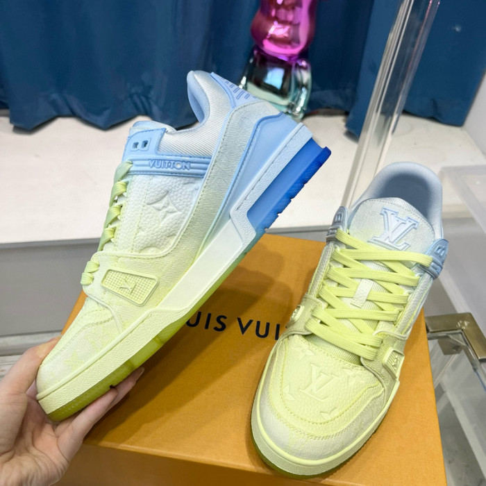LV SNEAKER LV-000420