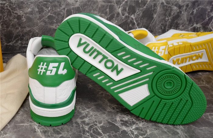 LV SNEAKER LV-000218