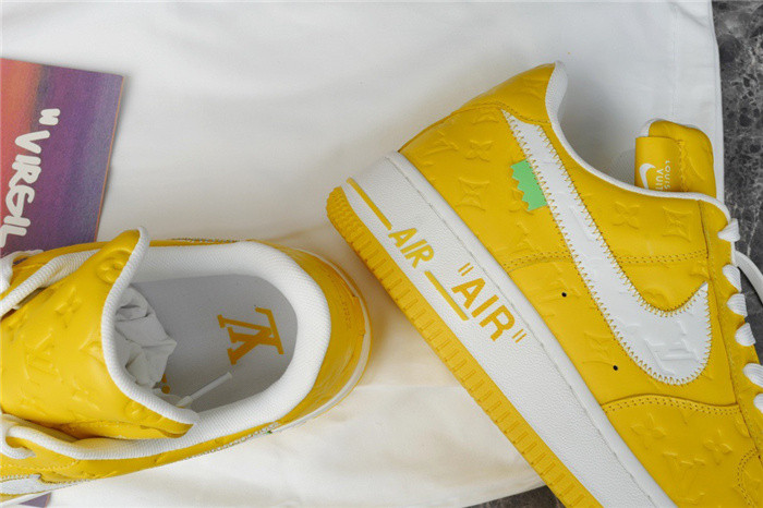 LV SNEAKER LV-000242