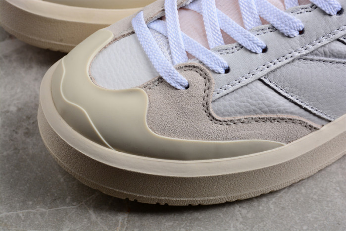 NEW BALANCE SNEAKER 009