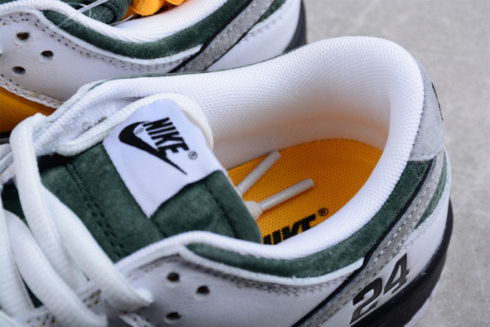 Nike SB Dunk Low "Kobe"