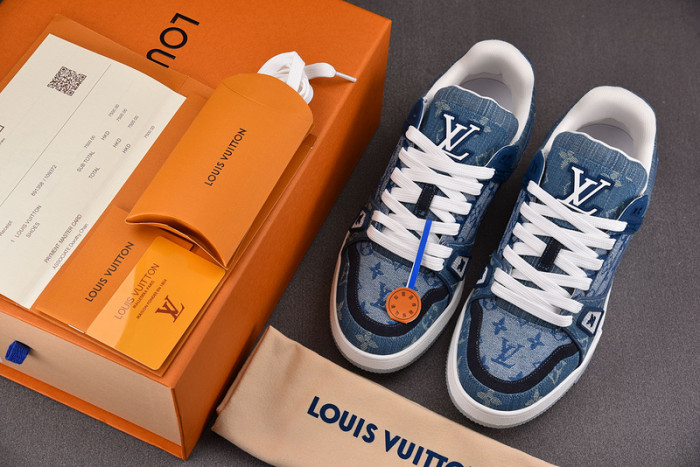 LV SNEAKER LV-000106