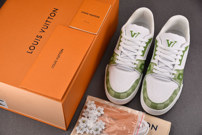 LV SNEAKER LV-000532