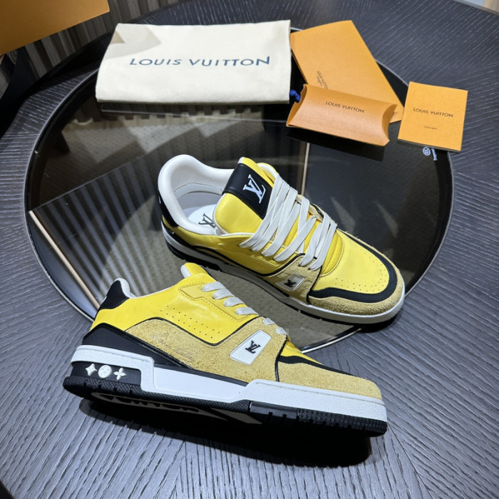 LV TRAINER SNEAKER LV-000581