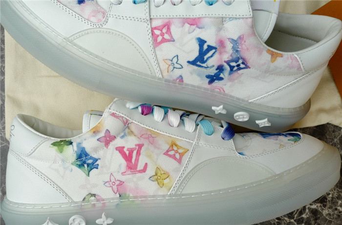 LV SNEAKER LV-000282