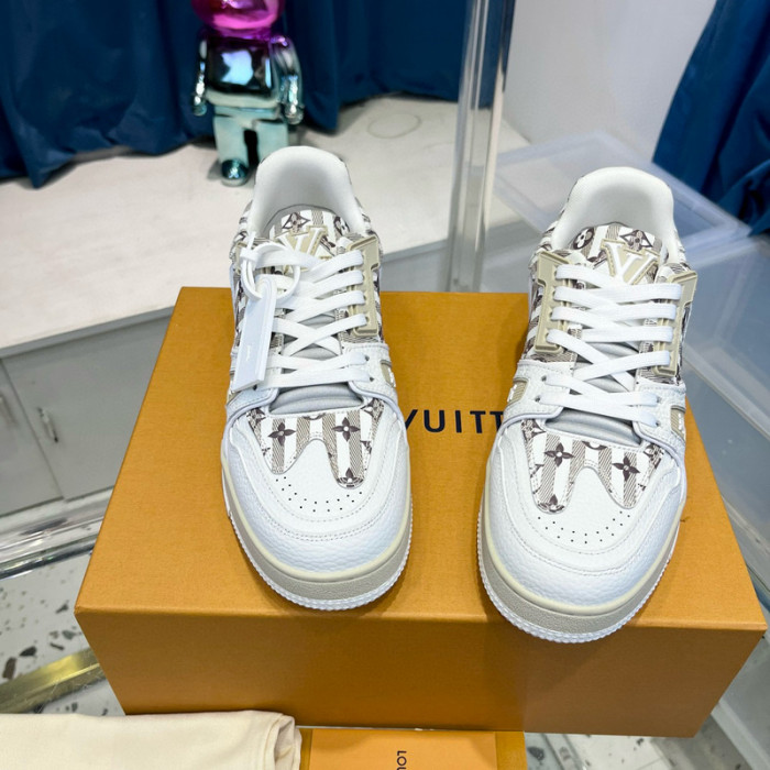 LV SNEAKER LV-000441