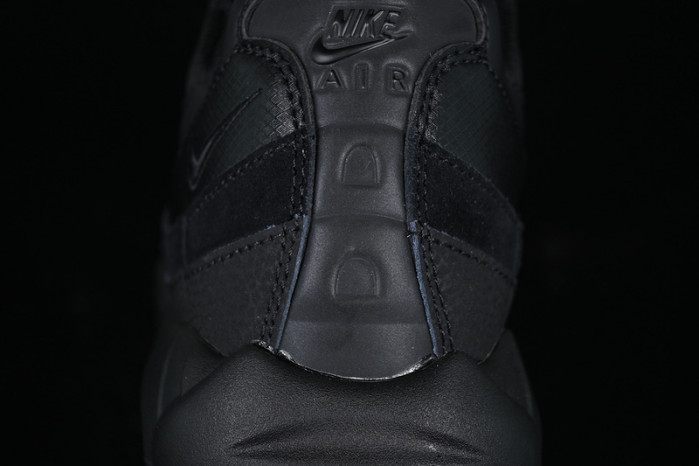 NIKE Air Max 95 Essential 