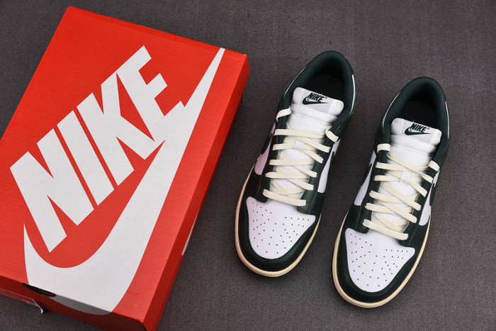 Nike Dunk Low "Vintage Green" DQ8580-100