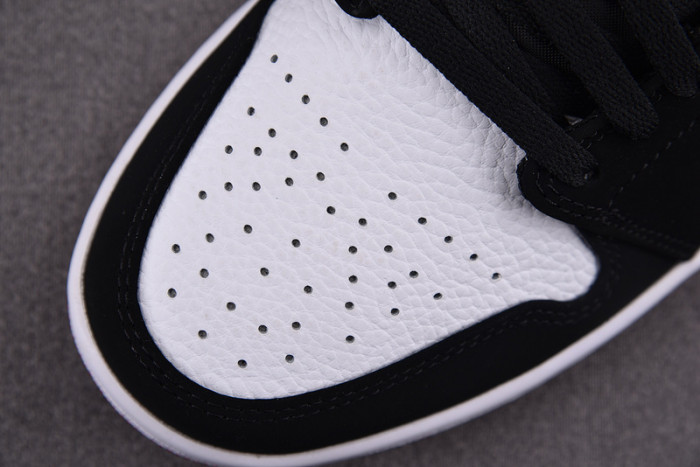 Jordan 1 Low Black Toe 553558-116