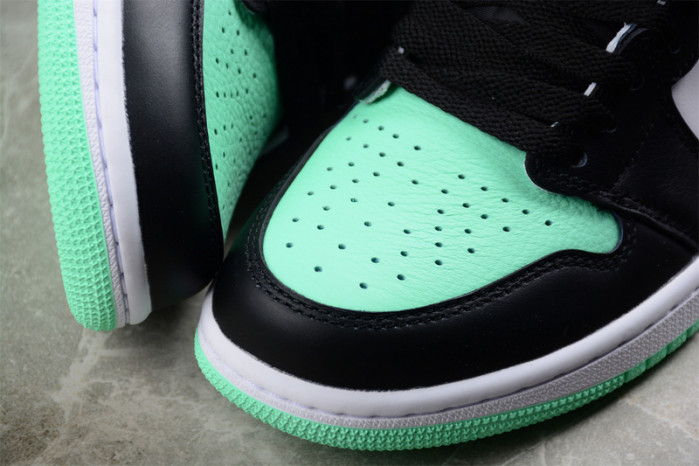 Air Jordan 1 Retro High OG “Green Glow” DZ5485-130