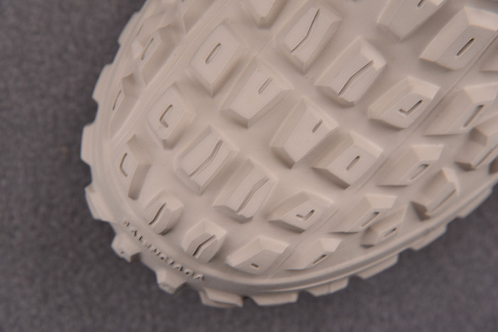 DEFENDER SNEAKER DS006