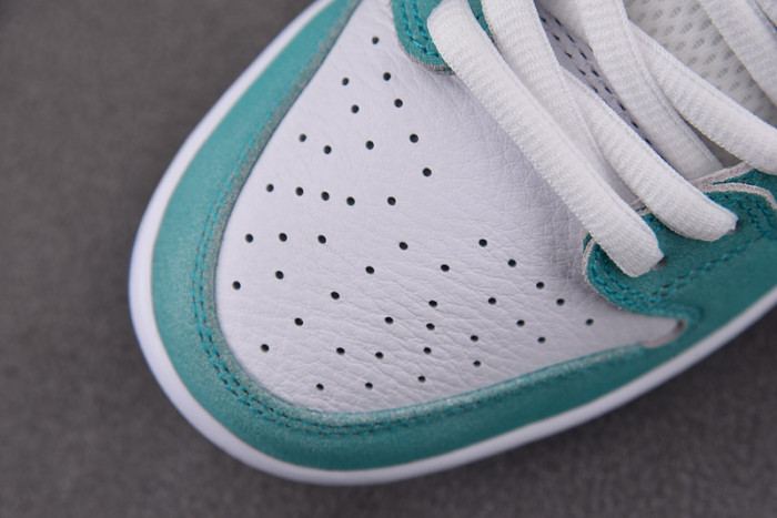 Nike SB Dunk Low April Skateboards FD2562-400