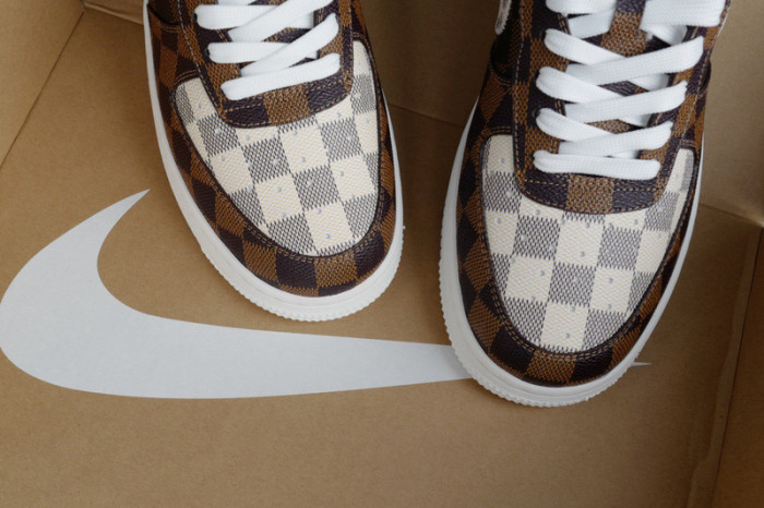 LV SNEAKER LV-000239