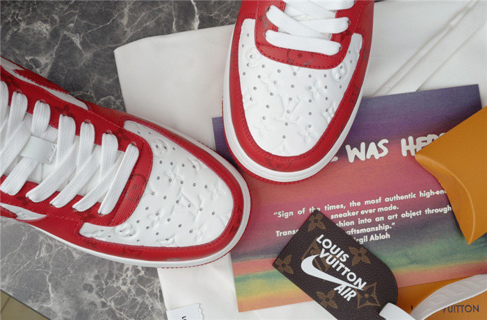 LV SNEAKER LV-000250