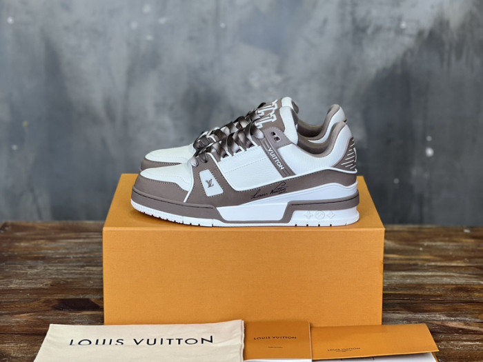 LV SNEAKER LV-000542