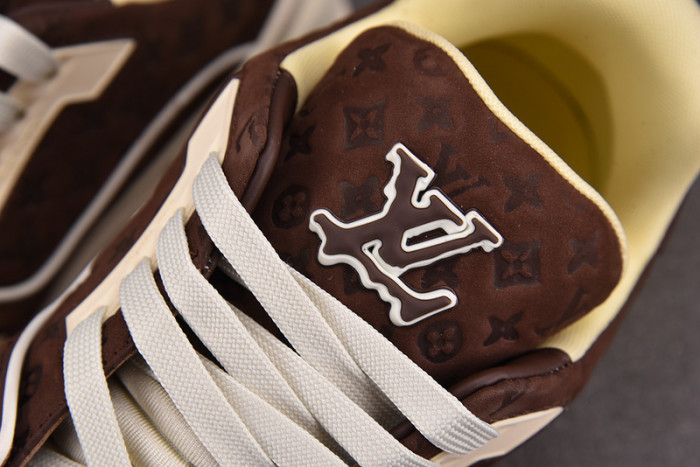 LV TRAINER SNEAKER LV-000589