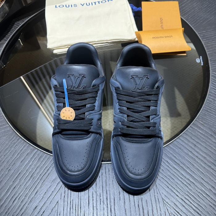 LV TRAINER SNEAKER LV-000607