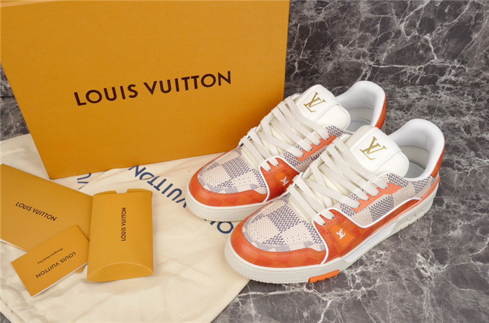 LV SNEAKER LV-000160