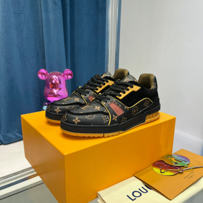 LV SNEAKER LV-000350