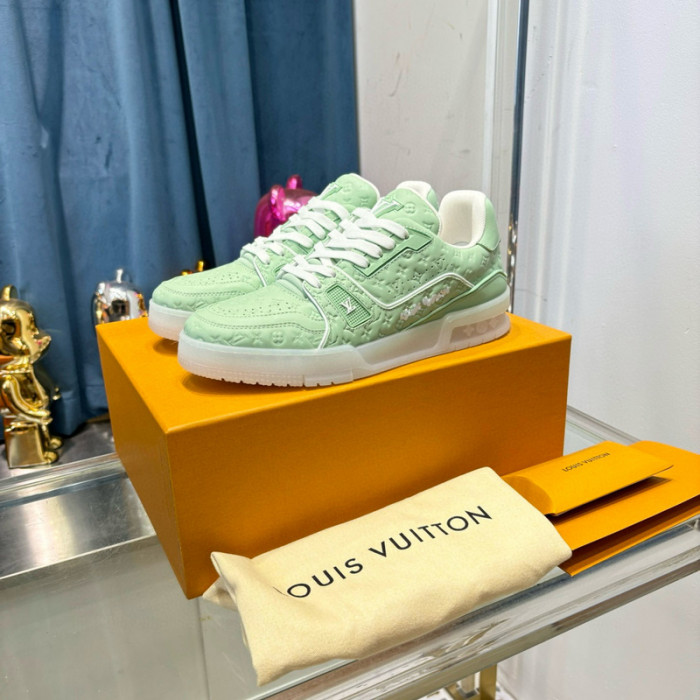 LV SNEAKER LV-000521