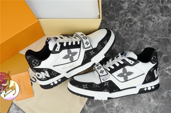 LV SNEAKER LV-000200