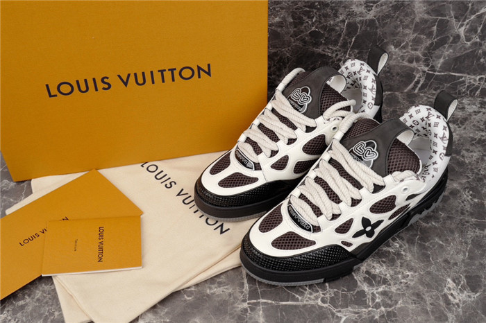 LV SNEAKER LV-000209